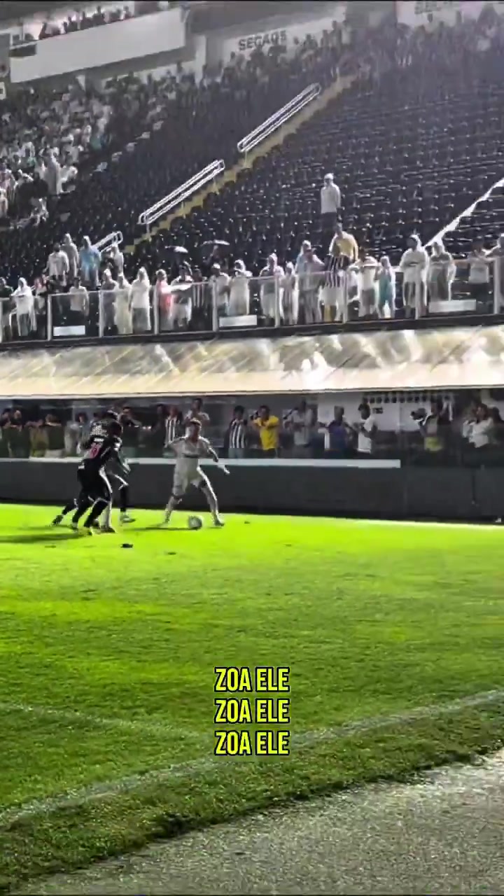 开云体育下载-撞飞数米！内马尔被冲撞倒地当场暴怒，对手声称跑太快刹不住了